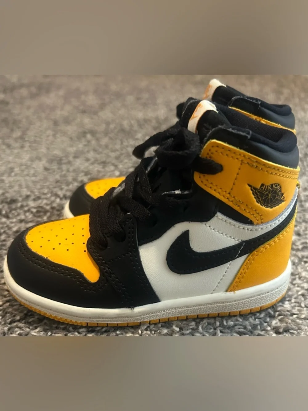 Nike Air Jordan 1 Retro High OG Taxi Yellow Toe TD/PS -Size 7C